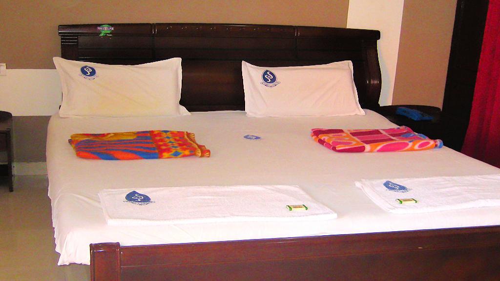 Hotel Sri Saravana Rāmeswaram Extérieur photo